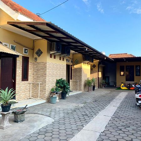 Offspring Ijen Hostel Banyuwangi Exterior photo