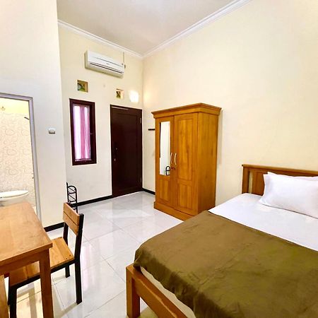 Offspring Ijen Hostel Banyuwangi Exterior photo